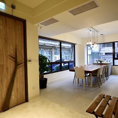 Sakagami Hotel Tainan Exterior photo